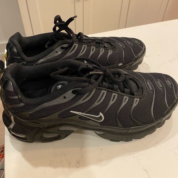 Nike trainers for sale- Gently used in good condition - Picture 1 of 6